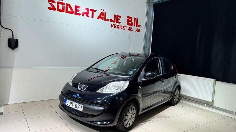 Svart Begagnad 2007 Peugeot 107 Halvkombi | 24 900 kr (Marknadspris) - Bild 1/4