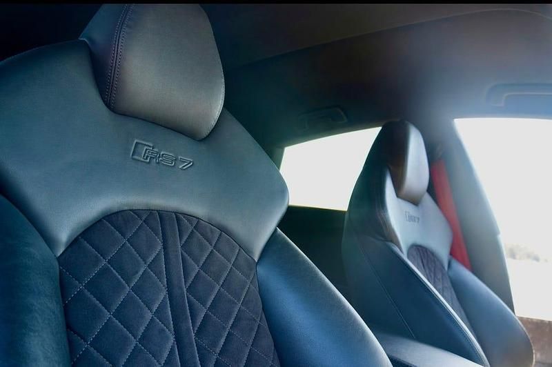 Begagnad Audi RS7 Sportback 560 HK (411 kW) 2016 Bilen går mot mörkare grå med en fin glans! Halvkombi