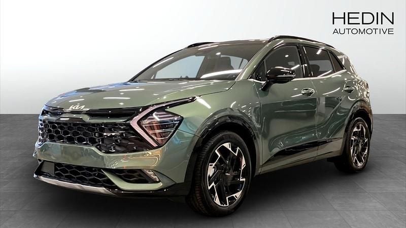 Grön (green) Ny 2025 Kia Sportage GT-Line SUV | 478 540 kr (Bra pris) - Bild 1/4