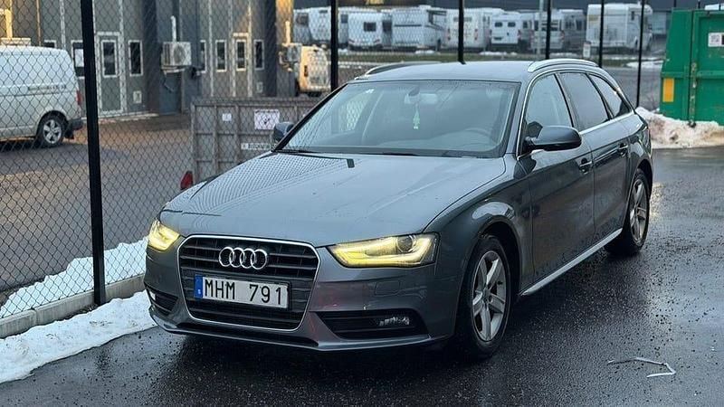 Begagnad Audi A4 136 HK (100 kW) 2012 Grå Kombi