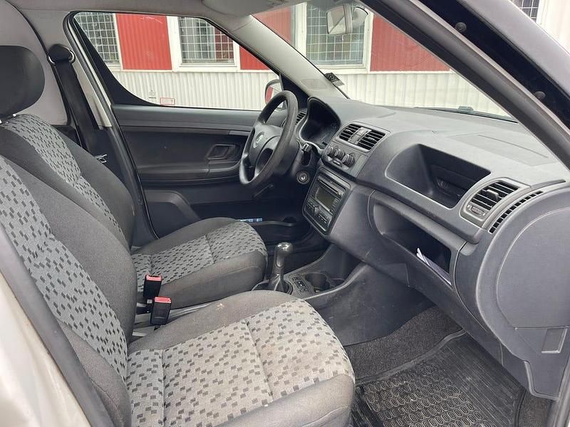 Begagnad Skoda Roomster 86 HK (63 kW) 2008 Minibuss