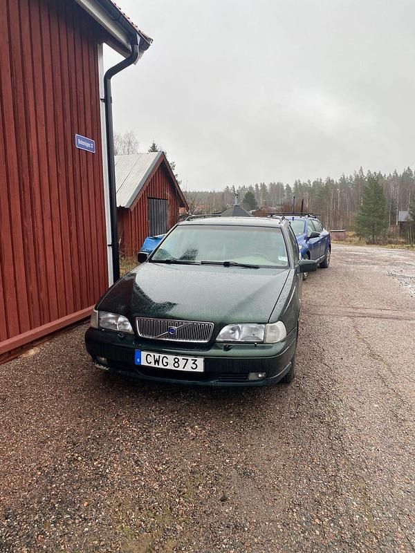 Begagnad 1997 Volvo V70 Kombi | 55 000 kr - Bild 1/4