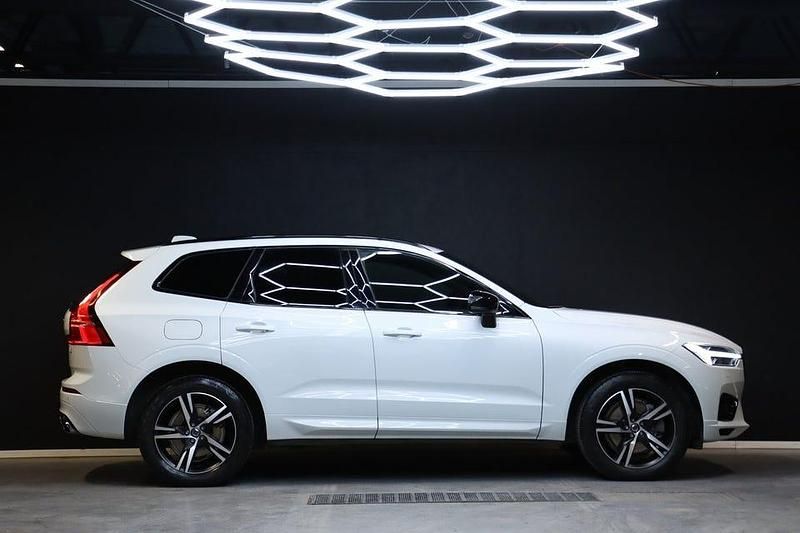 Begagnad Volvo XC60 R-Design 340 HK (250 kW) 2021 Vit SUV