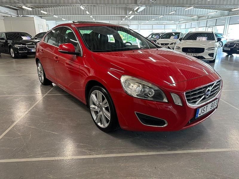 Begagnad Volvo S60 Summum 241 HK (177 kW) 2012 Röd Sedan