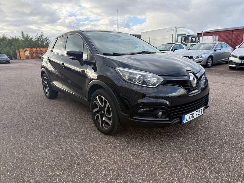 Svart Begagnad 2015 Renault Captur SUV | 109 500 kr (Marknadspris) - Bild 1/4