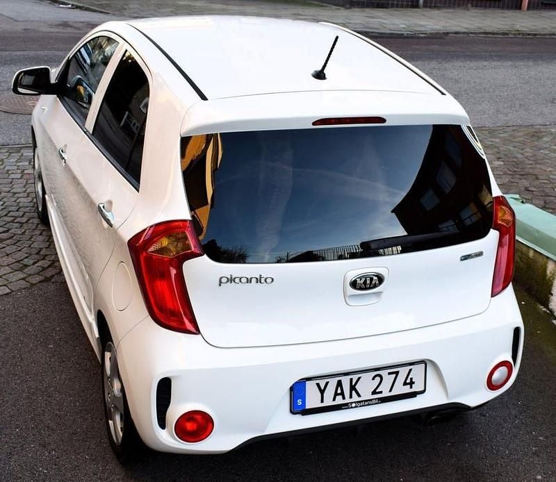 Begagnad Kia Picanto 67 HK (49 kW) 2016 Vit Halvkombi