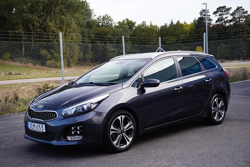 Grå Begagnad 2018 Kia Ceed Sportswagon GT-Line Kombi | 119 900 kr (Marknadspris) - Bild 1/4