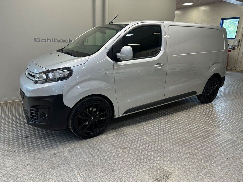 Silver Begagnad 2016 Citroën Jumpy Minibuss | 159 000 kr (Dyr) - Bild 1/4
