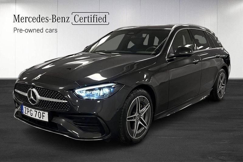 Grå Begagnad 2023 Mercedes C300e AMG Kombi | 529 000 kr (Lite dyr) - Bild 1/4
