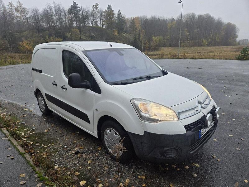Vit Begagnad 2011 Citroën Berlingo | 42 000 kr (Marknadspris) - Bild 1/4