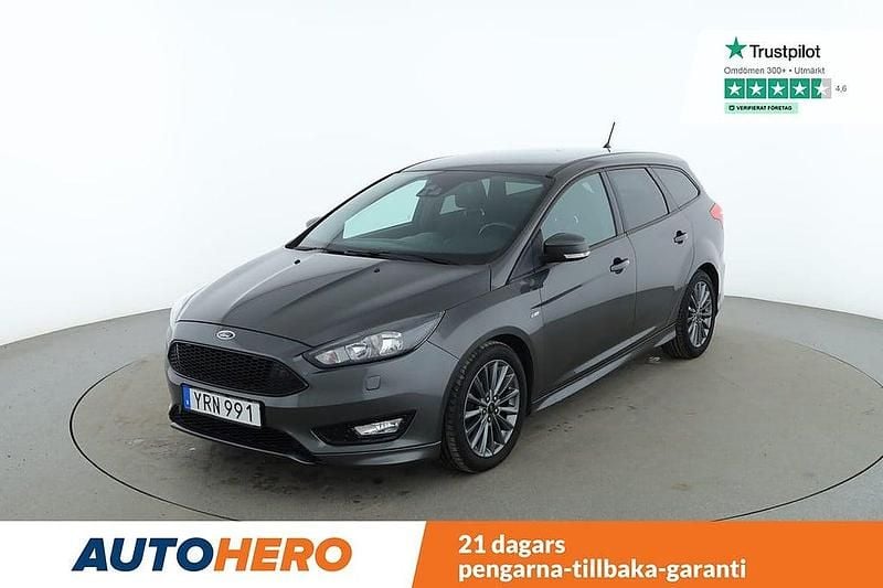 Grå Begagnad 2017 Ford Focus ST-Line Kombi | 123 000 kr (Lite dyr) - Bild 1/4