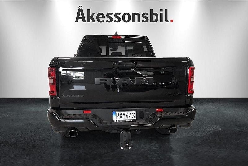 Ny RAM 1500 426 HK (313 kW) 2025 Svart Pickup