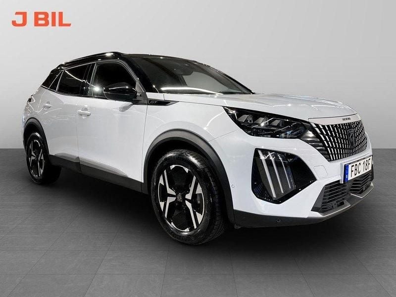 Vit Begagnad 2024 Peugeot 2008 GTi SUV | 259 900 kr (Marknadspris) - Bild 1/4