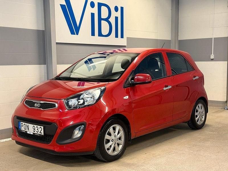 Röd Begagnad 2013 Kia Picanto Halvkombi | 69 900 kr (Marknadspris) - Bild 1/4
