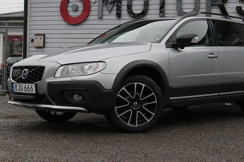 Begagnad Volvo XC70 Dynamic 181 HK (133 kW) 2014 Silver Kombi