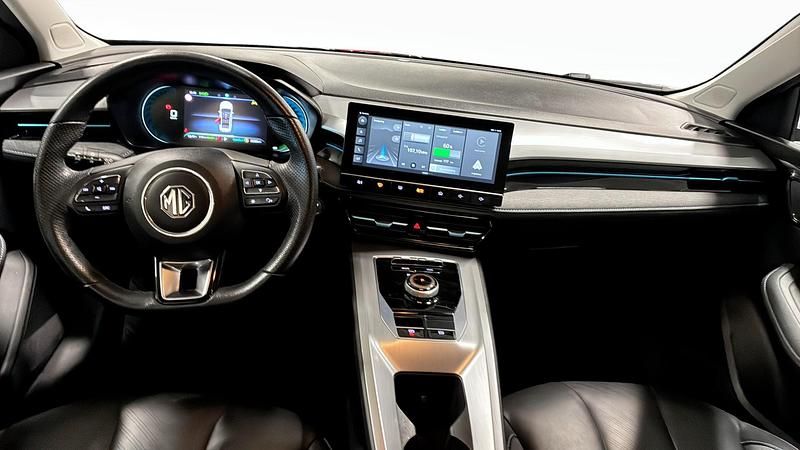 Begagnad MG MG5 EV Luxury 130 kW (177 HK) 2022 Svart Kombi