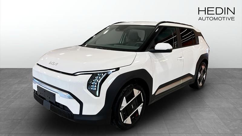 Vit (white) Ny 2025 Kia EV3 4 SUV | 539 300 kr (Lite dyr) - Bild 1/4