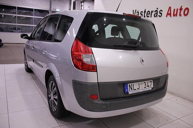 Begagnad Renault Grand Scénic II 133 HK (97 kW) 2006 Ljusgrå Minibuss