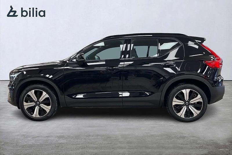 Begagnad Volvo XC40 Core 185 kW (252 HK) 2023 Svart SUV