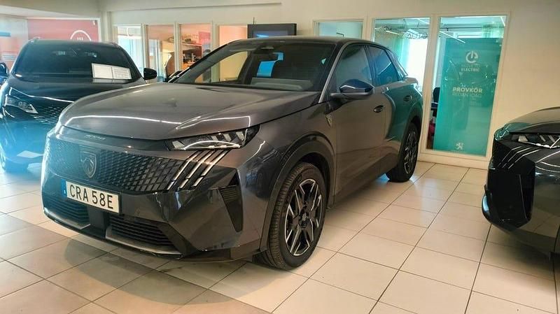 Grå Begagnad 2024 Peugeot 3008 GT SUV | 328 998 kr - Bild 1/4