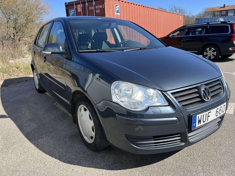 Grå Begagnad 2006 VW Polo Comfortline Halvkombi | 26 000 kr - Bild 1/4