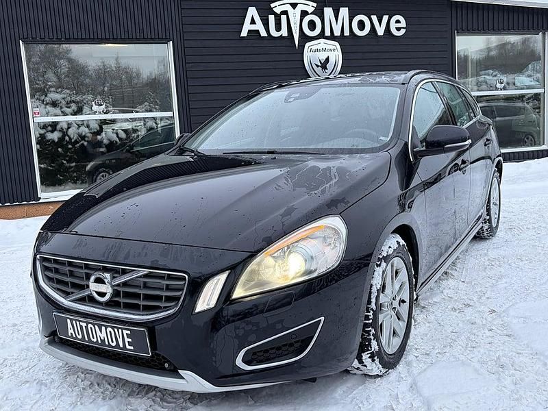 Svart Begagnad 2012 Volvo V60 Momentum Kombi | 59 900 kr (Dyr) - Bild 1/4