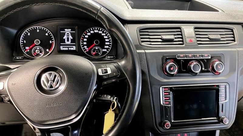 Begagnad VW Caddy 102 HK (75 kW) 2019 Vit Minibuss