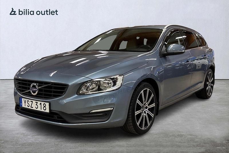 Ljusblå Begagnad 2017 Volvo V60 Standard Kombi | 189 900 kr (Marknadspris) - Bild 1/3