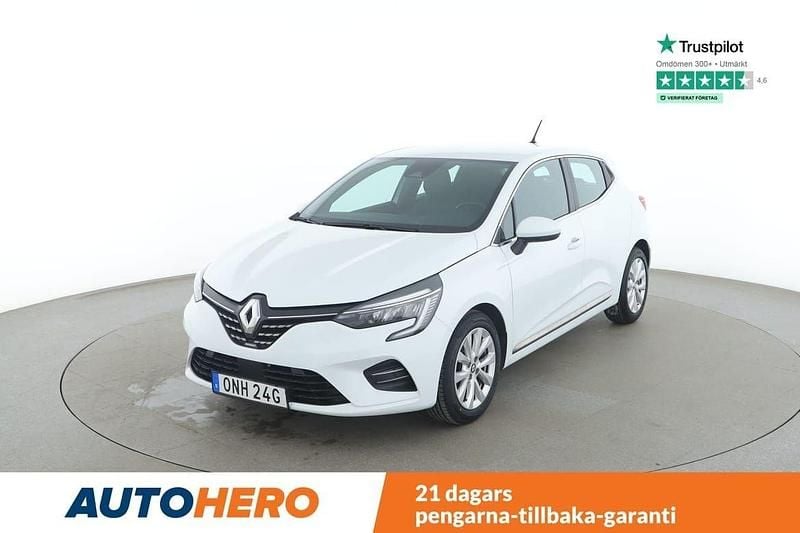 Vit Begagnad 2021 Renault Clio V Intens Halvkombi | 146 000 kr (Lite dyr) - Bild 1/4