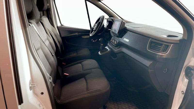 Begagnad Renault Trafic 170 HK (125 kW) 2023