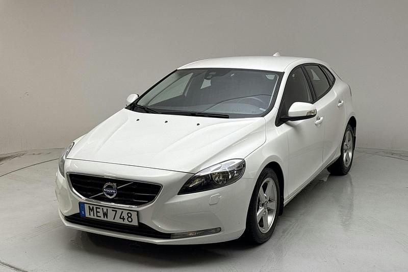 Vit Begagnad 2016 Volvo V40 Kinetic | 140 000 kr (Bra pris) - Bild 1/4