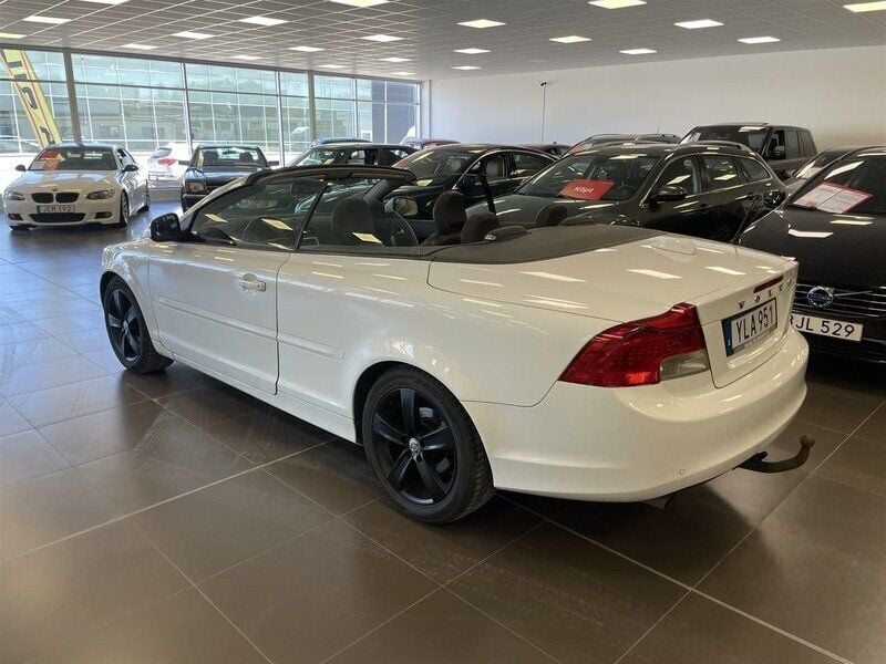 Vit Begagnad 2011 Volvo C70 Summum Cab | 109 900 kr (Bra pris) - Bild 1/4