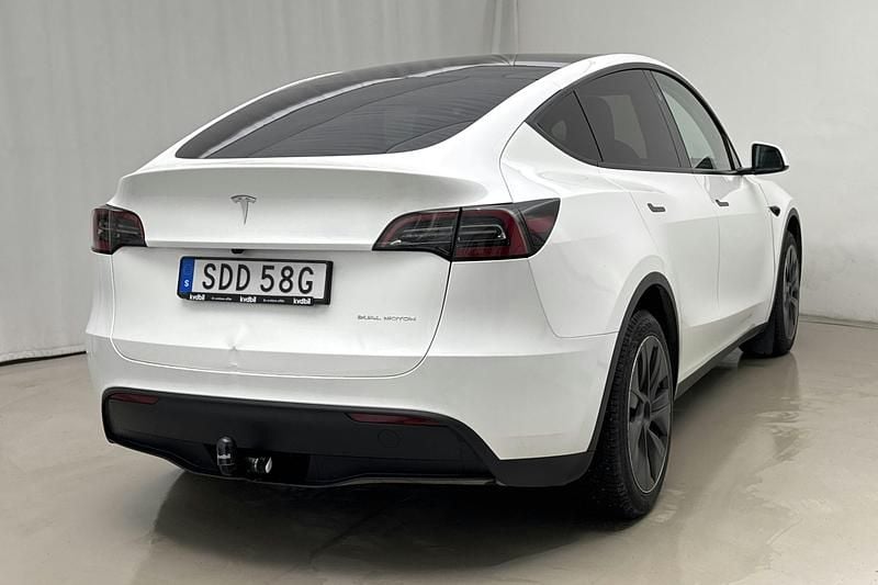 Begagnad Tesla Model Y 378 kW (514 HK) 2024 Vit SUV