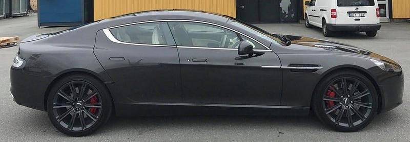 Begagnad Aston Martin Rapide 476 HK (350 kW) 2010 Grå Sedan