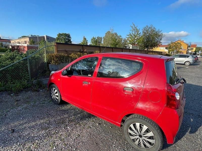 Begagnad Suzuki Alto 68 HK (50 kW) 2011 Halvkombi