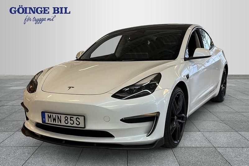 Vit Begagnad 2023 Tesla Model 3 Standard Range Sedan | 269 000 kr (Marknadspris) - Bild 1/2