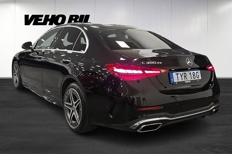 Begagnad Mercedes C300e AMG 313 HK (230 kW) 2024 Svart Sedan