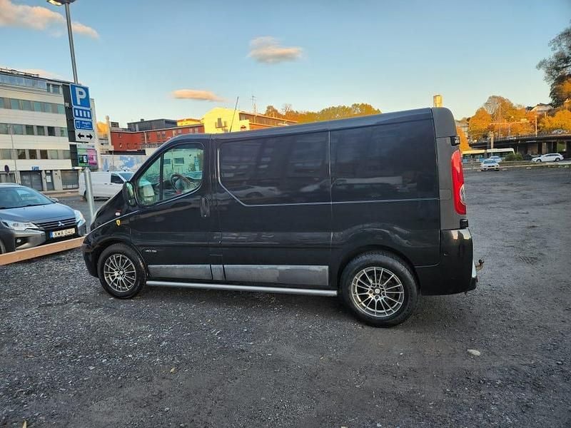 Begagnad Nissan Primastar 114 HK (83 kW) 2012 Svart Minibuss