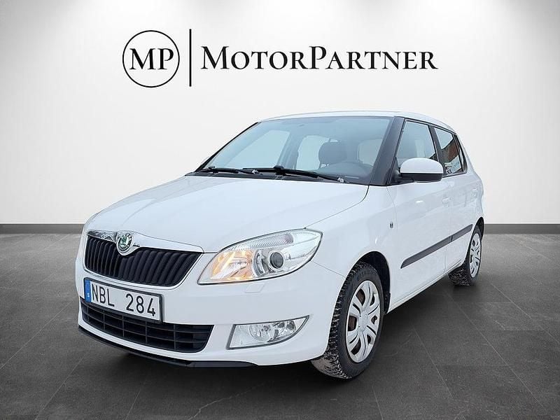 Begagnad Skoda Fabia Ambiente 105 HK (77 kW) 2012 Vit Halvkombi