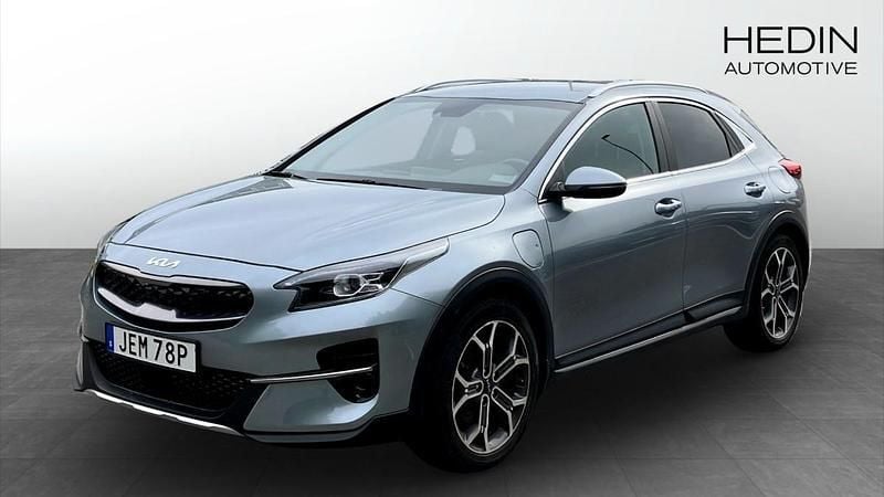 Grå (grey) Begagnad 2022 Kia XCeed Advance SUV | 259 900 kr (Marknadspris) - Bild 1/4