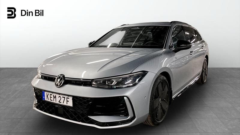 Silver Ny 2026 VW Passat | 546 900 kr (Marknadspris) - Bild 1/4