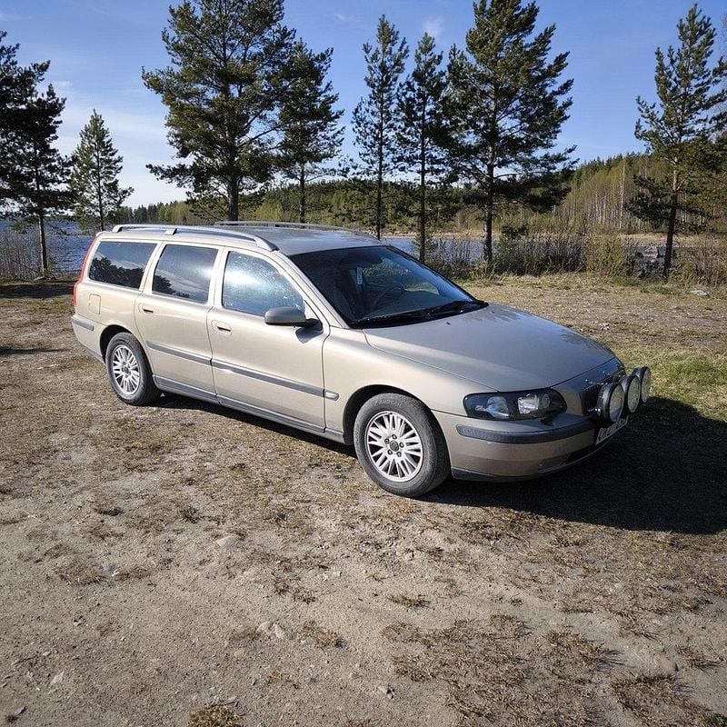 Brun Begagnad 2004 Volvo V70 Business Edition Kombi | 38 000 kr (Lite dyr) - Bild 1/4