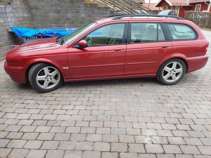 Röd Begagnad 2007 Jaguar X-type Kombi | 23 000 kr (Superpris) - Bild 1/4