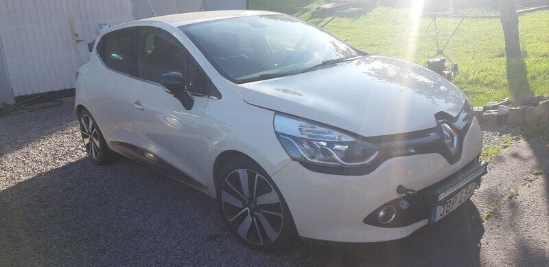 Vit Begagnad 2016 Renault Clio IV Halvkombi | 25 000 kr - Bild 1/2