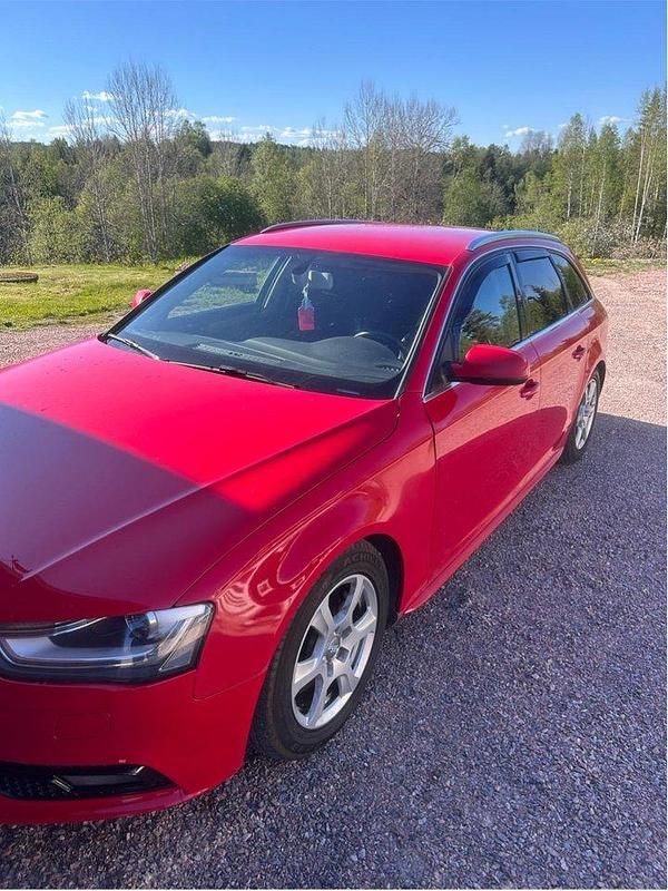 Röd Begagnad 2013 Audi A4 Kombi | 91 000 kr (Marknadspris) - Bild 1/4