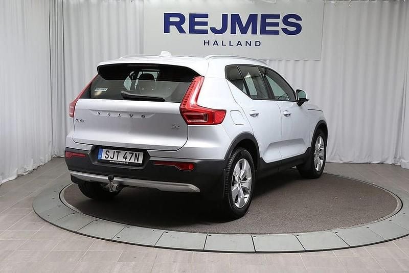 Begagnad Volvo XC40 Pro 200 HK (147 kW) 2021 Silver SUV