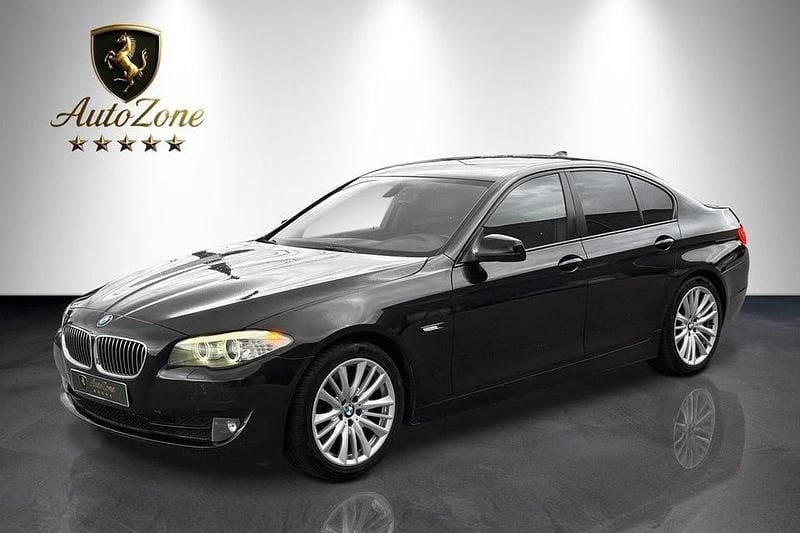 Svart Begagnad 2011 BMW 530 Sedan | 129 900 kr (Marknadspris) - Bild 1/4