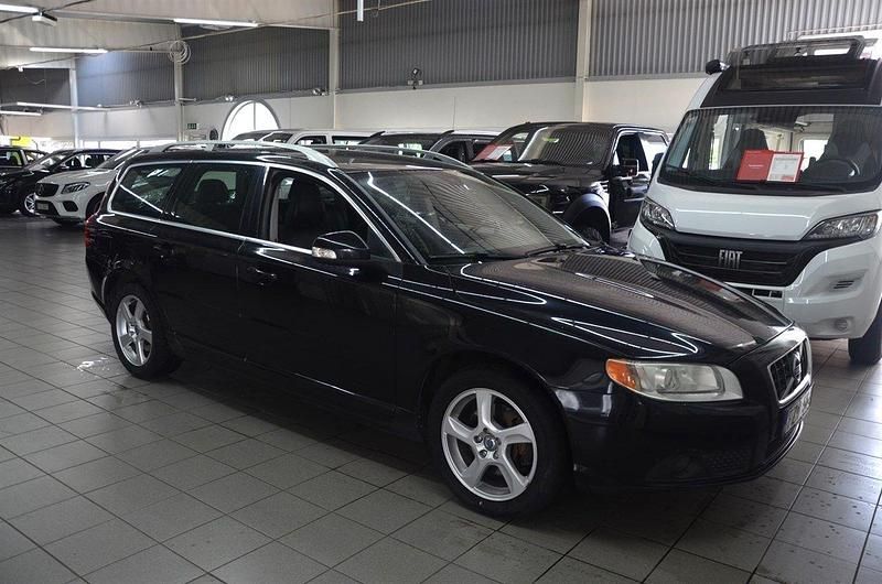 Svart Begagnad 2010 Volvo V70 Summum Kombi | 89 900 kr (Lite dyr) - Bild 1/4