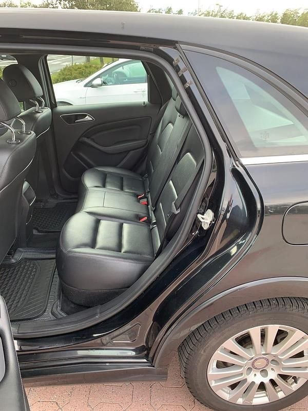 Begagnad Mercedes B200 156 HK (114 kW) 2014 Minibuss