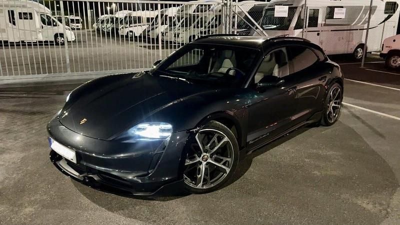 Begagnad 2021 Porsche Taycan Cross Turismo Kombi | 1 195 000 kr - Bild 1/4
